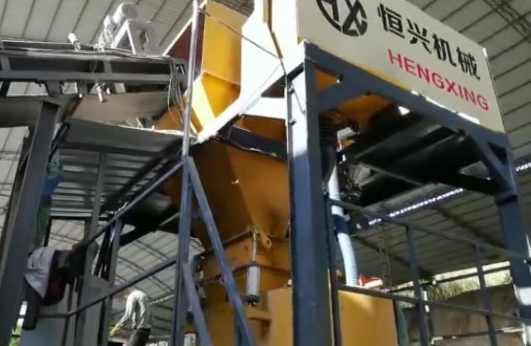 免(miǎn)蒸加氣(qì)塊設備(bei) 免蒸加(jia)氣磚生(sheng)産線現(xiàn)場視頻(pin)